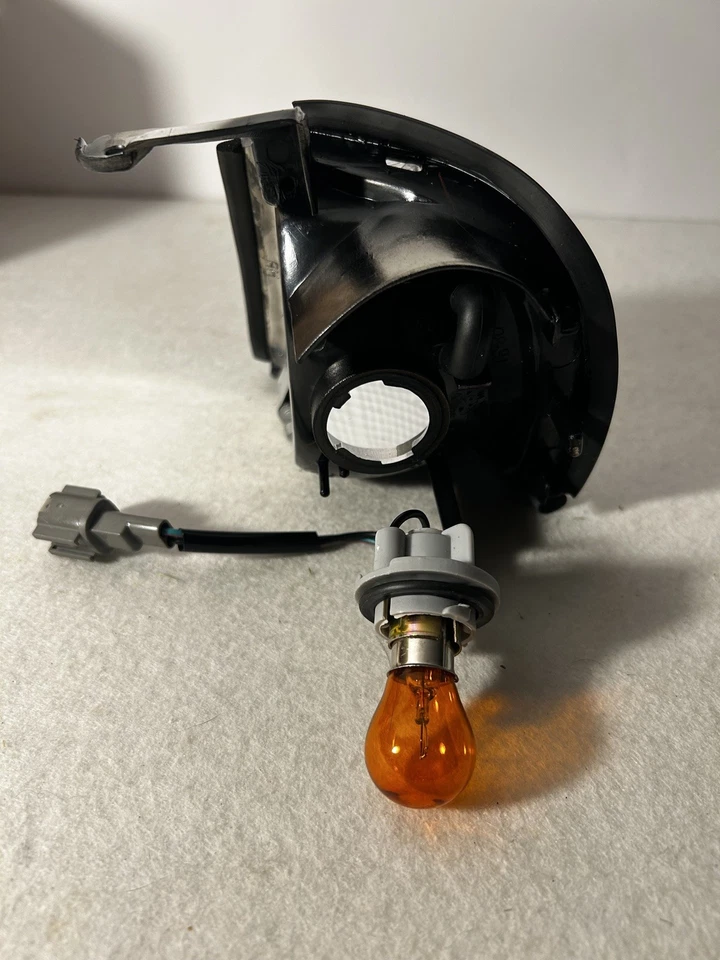 Conjunto indicador delantero derecho nissan primera p10 con conector/arnés/y bombilla Foto 4 de 4