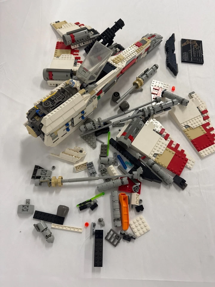 LEGO 7191 Star Wars UCS X-Wing Starfighter - Image 3 of 4