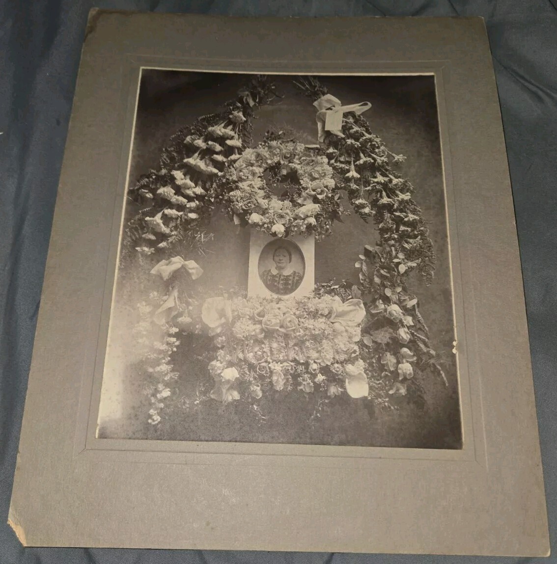 Picture 1 of 4