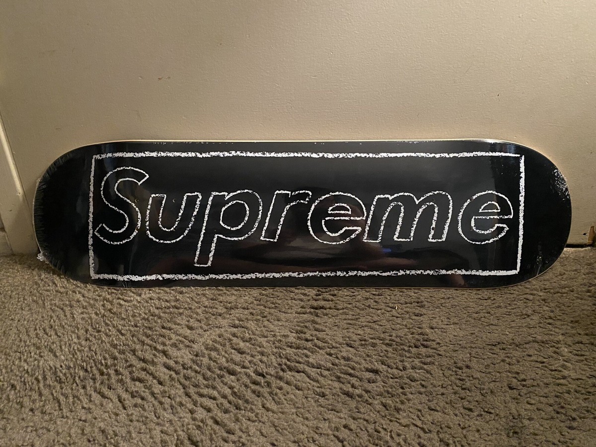 スケートボード Supreme - KAWS Chalk Logo Skateboard(Black) Supreme KAWS Chalk Logo Skateboard (SS21) - $52