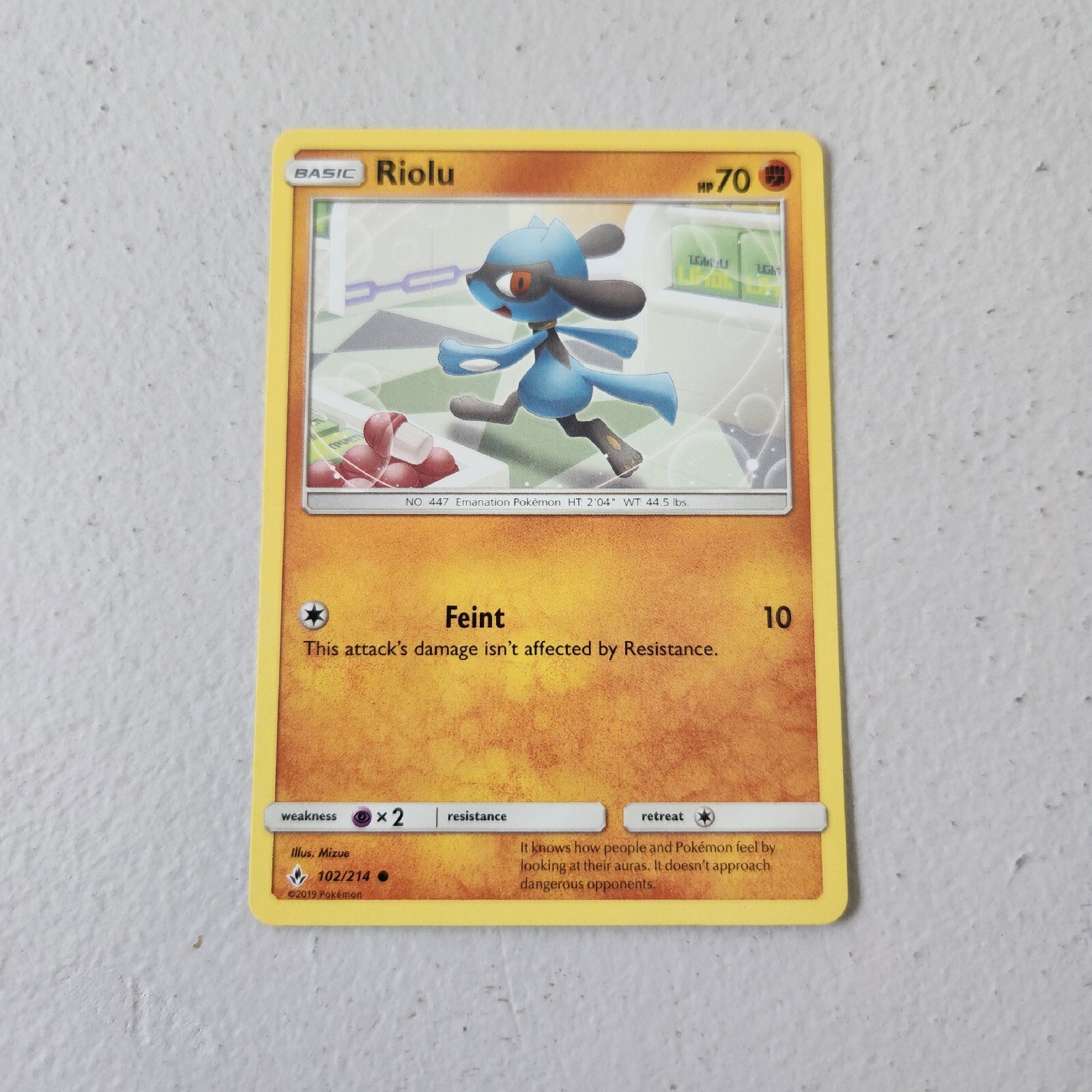 Riolu 102/214 Sun & Moon Unbroken Bonds Common Pokemon Card 2019