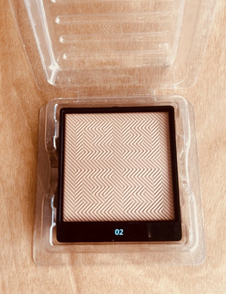 Givenchy Healthy Glow Powder Shade 02 тестер бронзер - Изображение 2 из 4