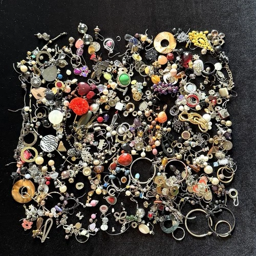 1lb 9oz Costume Jewelry Lot Vintage To Modern For Redesign Craft Junk Earrings