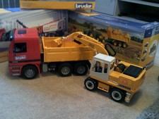 Bruder 02751 Merc Actros Kipper & Liebherr 912 Bagger 2 x Figuren 60020 60003