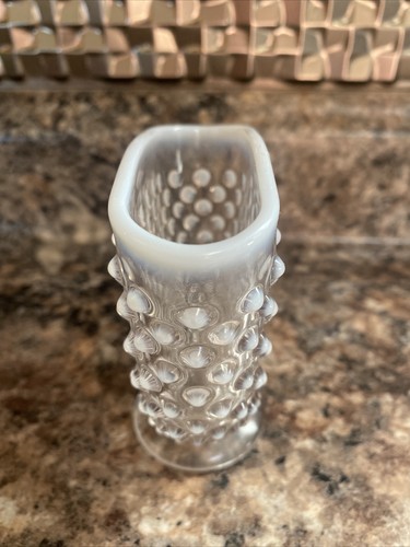 Vintage White Fenton Art Glass Hobnail Opalescent Mini Fan Vase - Picture 5 of 5