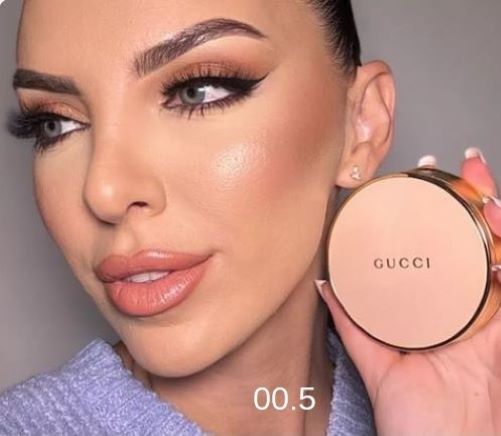 GUCCI Poudre De Beaute Mat Naturel Matte Light Medium PRESSED