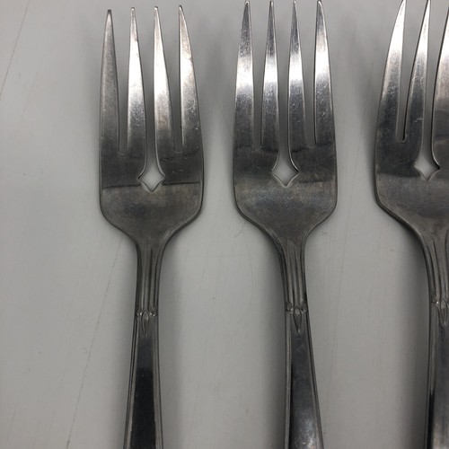 Oneida Craft Deluxe ACCENT 4 Salad Forks, Clean Classy Design Stainless Flatware - Picture 3 of 4