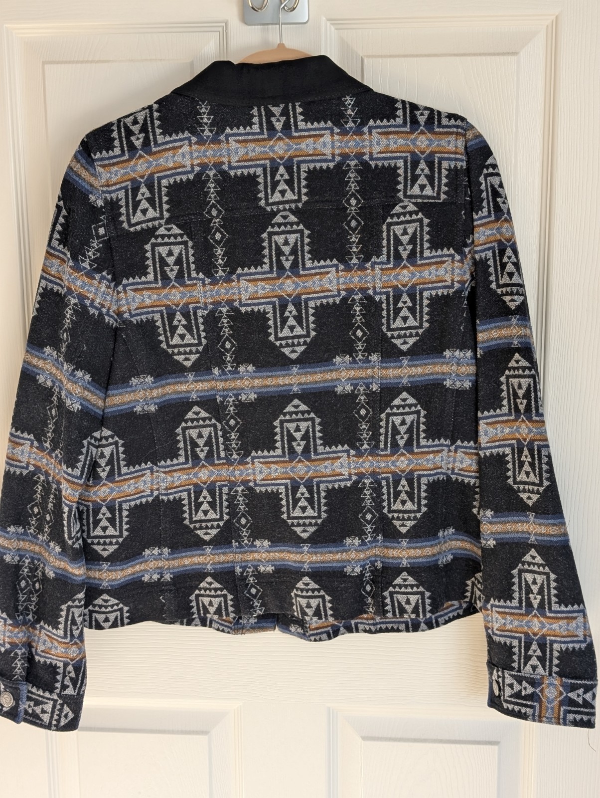 Pendleton vintage fit geometric southwestern butt… - image 2