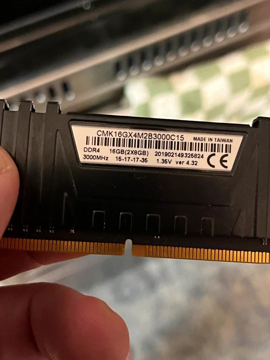 Corsair Computer PC4-24000 (DDR4-3000) Bus Speed Memory (RAM) for
