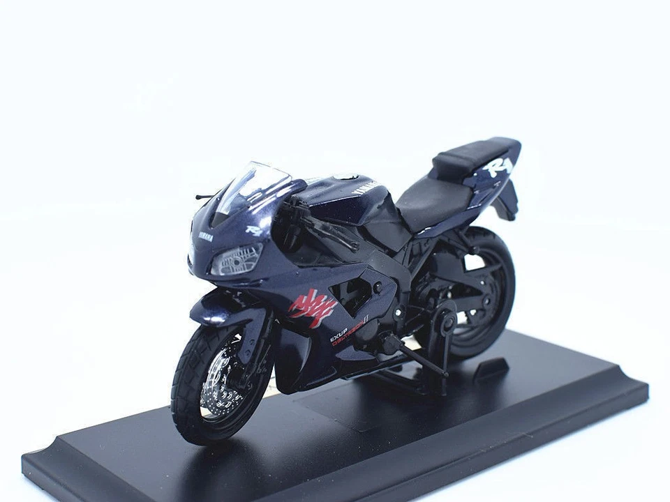 1:18 Maisto Yamaha YZF R1 Motorcycle Bike Model New in box - Image 2 of 4