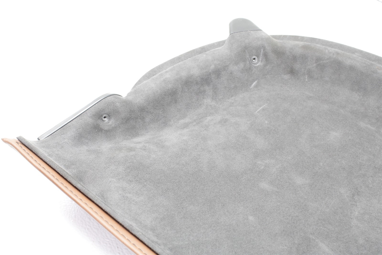 2020 Aston Martin Vantage Trunk Cover Panel 18-21