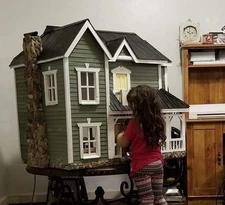 Beaut ifully Hand Crafted Little Girls Dollhouse Not Minuture