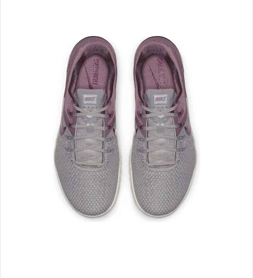 Nike (WMNS) Metcon 4 XD 'Grey True Berry' MUJERES Talla 7 Foto 4 de 4