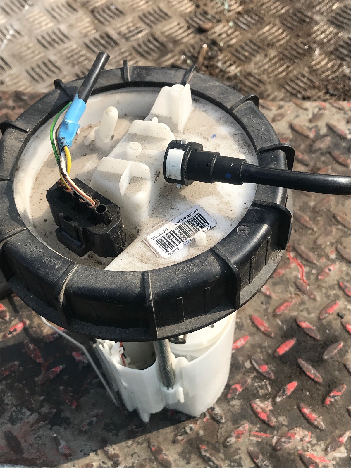 FORD KUGA 20132014 1.5 ECOBOOST FUEL TANK SENDER UNIT PUMP CV619H307