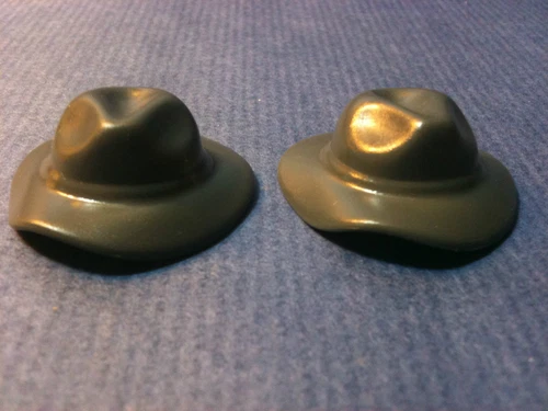 Playmobil Western - @ 2 dark grey bandit hats for your cowboys