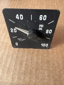 1689995C93  INTERNATIONAL ENGINE OIL PRESSURE GAUGE OEM Ventage.