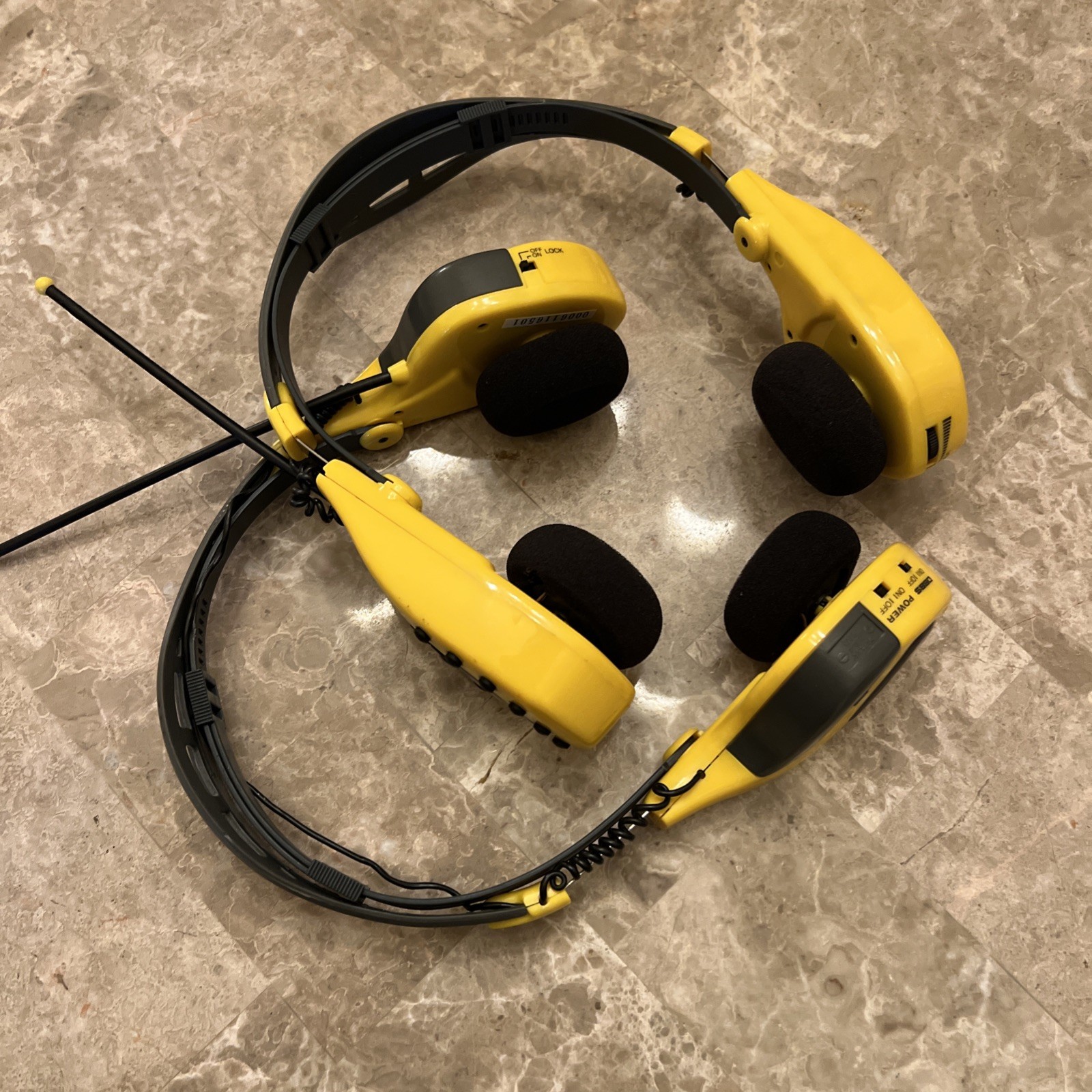 2 KOSS Headphones HR110Y Dynamic Bass Boost Sound AM/FM Stereo Radio Tested