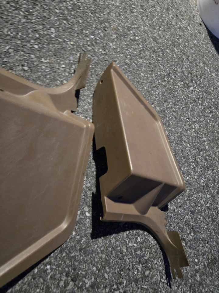 Ford Bronco 1980-1991 80-91 cinturón de seguridad retractor cubiertas par de piso bronceado OEM Foto 4 de 4