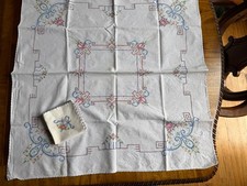 Vintage Handmade Embroidered Card Table Tablecloth  4 Napkins Set
