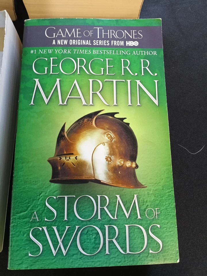 Game Of  Thrones Paperback Set (1-5) Complete Series George R.R. Martin Foto 4 de 4