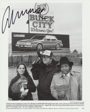 MICHAEL MOORE - Hollywood Director - GENUINE SIGNED AUTOGRAPH