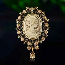 Pearl Beautiful Girl Head Brooches for Women Enamel Ladies Pins Event Luxury
