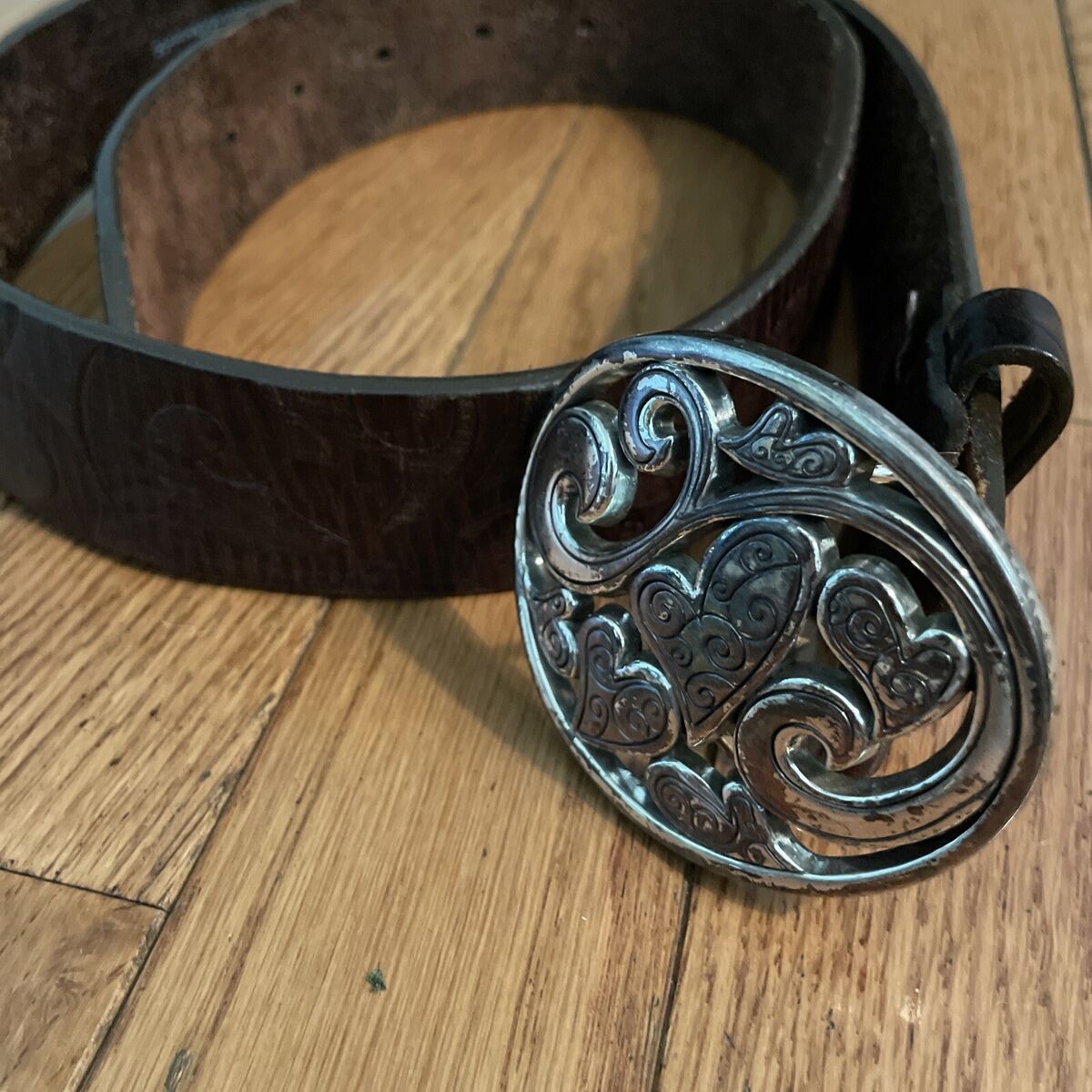 Textured leather waist belt