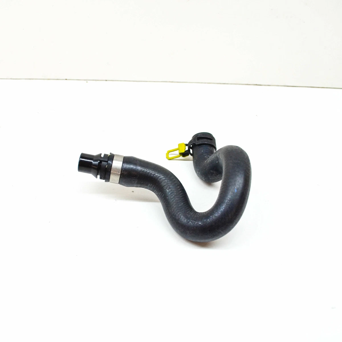 NEW MERCEDES-BENZ S COUPE C216 ENGINE COOLANT HOSE PIPE