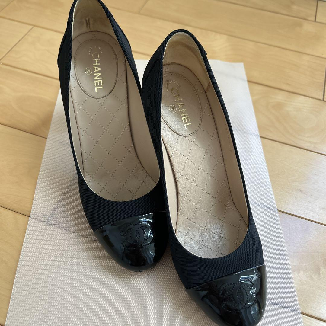 Chanel High Heel Pumps Black Enamel With Coco Mark Size 37.5 US About7.5 Women thumbnail 2