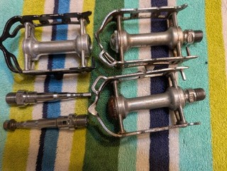 USED CAMPAGNOLO PEDALS AND NONE CAMPAG AXLES