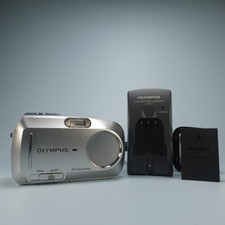 Olympus Camedia C-470 Zoom 4.0MP Digital Camera Silver Tested W Battery Charger