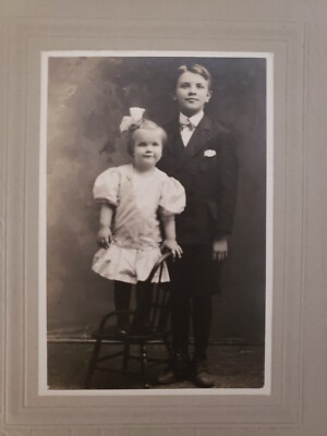 Iowa Cabinet Card 1910 siblings ID Ralf Arno Peet & Anita Peet Geyer by Shaffer