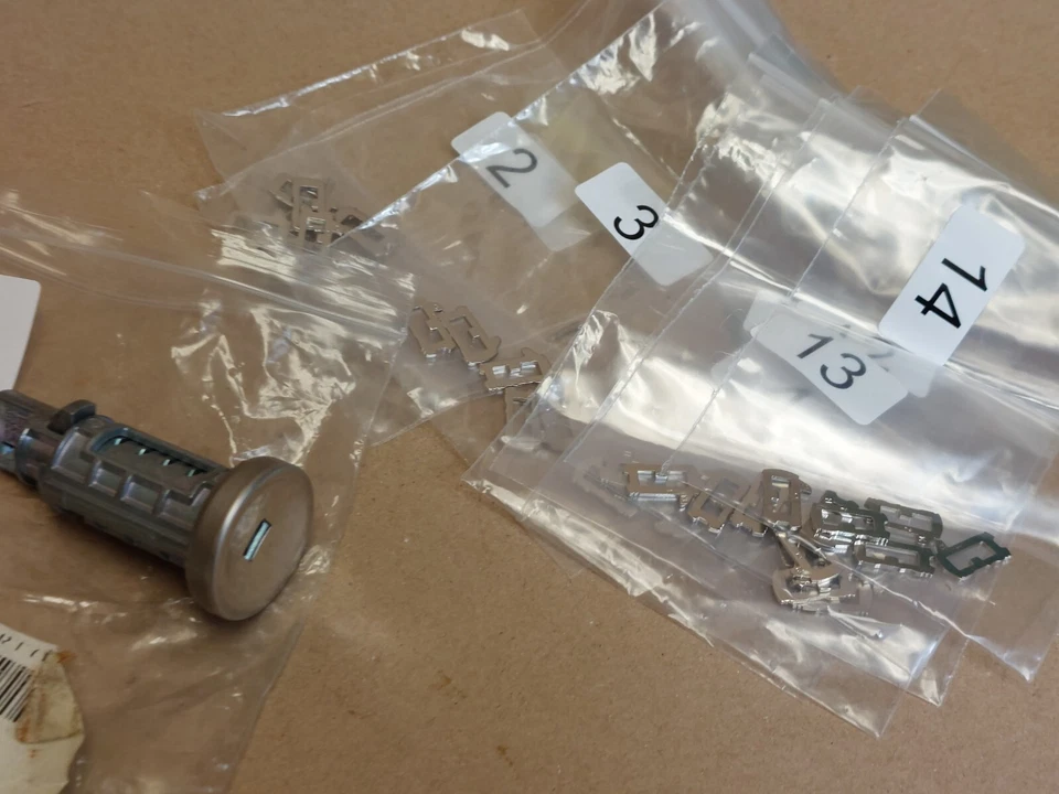 Chevrolet Aveo Sonic Ignition Lock Cylinder Kit 2017-2020 42363748 GM Genuine - Image 4 of 4