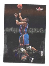 2000-01 Fleer Mystique Basketball Patrick Ewing #95 NRMT