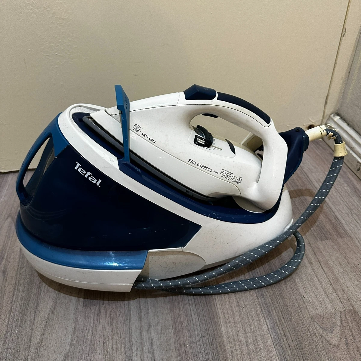 TEFAL PRO EXPRESS TURBO ANTI CALC STEAM GENERATOR CLOTHES IRON