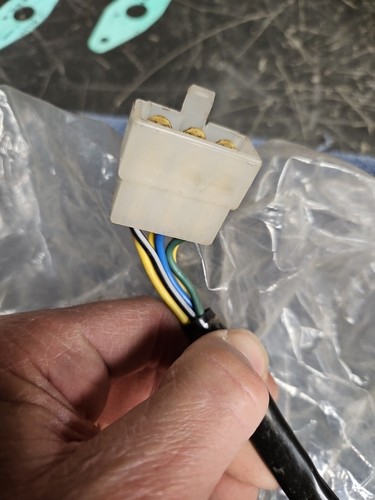 Nuevo OEM Raro SUZUKI NOS CONJUNTO DE ESTATOR VINTAGE GT380 GT550 1973-77 31401-33013 NUEVO EN CAJA - Imagen 7 de 14