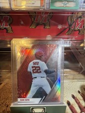 2022 Panini Chronicles - Phoenix Juan Soto #21 Refractor