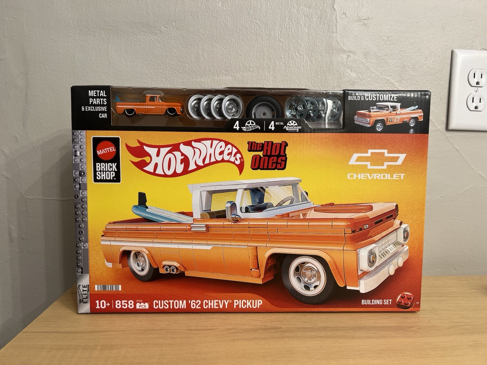 NEW Mattel Brick Shop Hot Wheels The Hot Ones Custom '62 Chevy Pickup