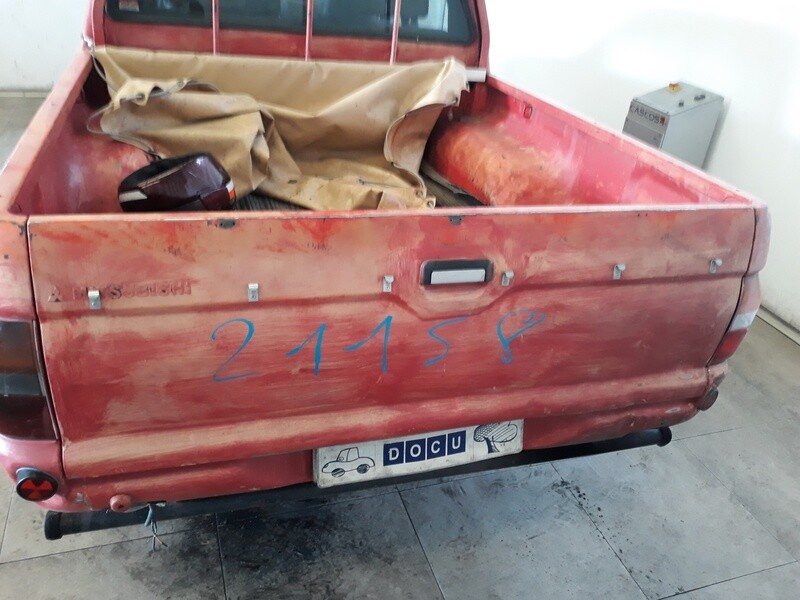 MR296231 Headlamp LH Mitsubishi L 200 2.5 TD 4wd (99 Cv) 1996  