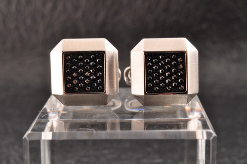 "SWAROVSKI" Jewellery square cufflinks silver black color and brand case used. - Picture 5 of 12