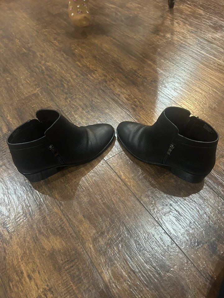 Aerosoles Woman’s Mythology Ankle Leather Boots Black 8M - Image 3 of 4