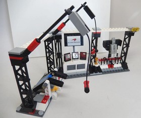 Lego McLaren Mercedes Pit Stop 75911 Speed Champions 100% Complete Set 332 Piece