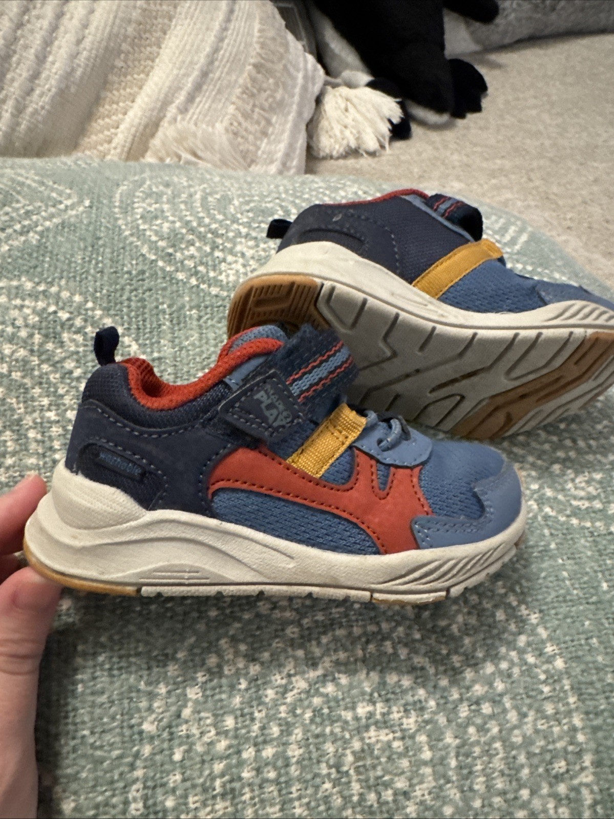 Child’s Sz 5.5M Stride Rite Made2Play Player sneakers Shoes Blue Red Yellow EUC