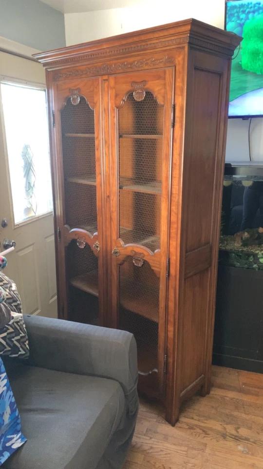 Mueble Kindel Francés Provincial Luis XV Tallado Cerezo Librero Gabinete Foto 3 de 4