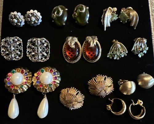 Vintage Estate Costume Jewelry Lot Clip On Earrings Most Signed Monet WD Lisner