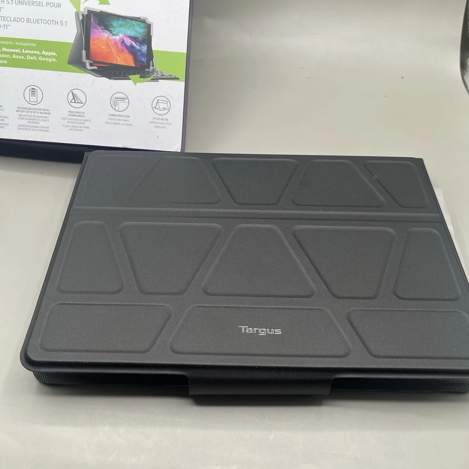 Targus Pro-Tek Universal Bluetooth 5.1 Keyboard Case for 9-11-inch Tablets - Image 4 of 4