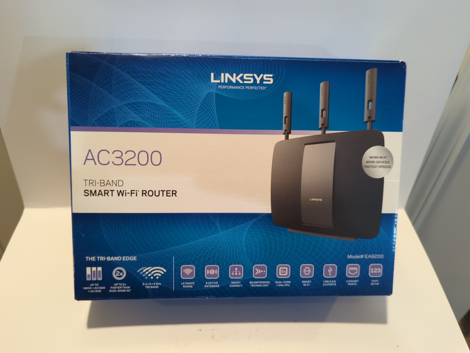 Linksys Router AC3200 Tri Band Smart Wi-Fi Router Model EA9200 open box.