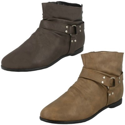 Spot On flache Damen Stiefeletten - Ringriemenbesatz