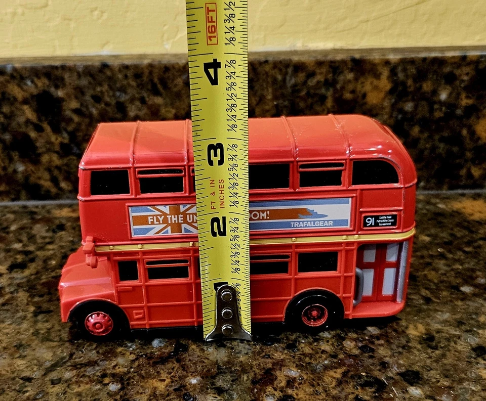 Disney Pixar Cars Fly The United Kingdom Car Trafalgear 91 Figura Diecast Bus Foto 4 de 4