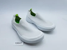 Oofos Oomg eeZee Low Women's Size 8.5 Comfort Slip On Shoes White